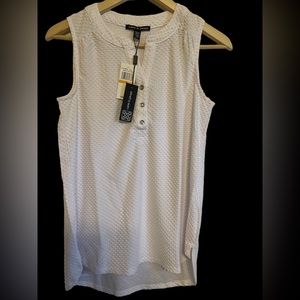 😍🤩NWT Cable and gauge Women’s size S/P sleeveless blouse😍